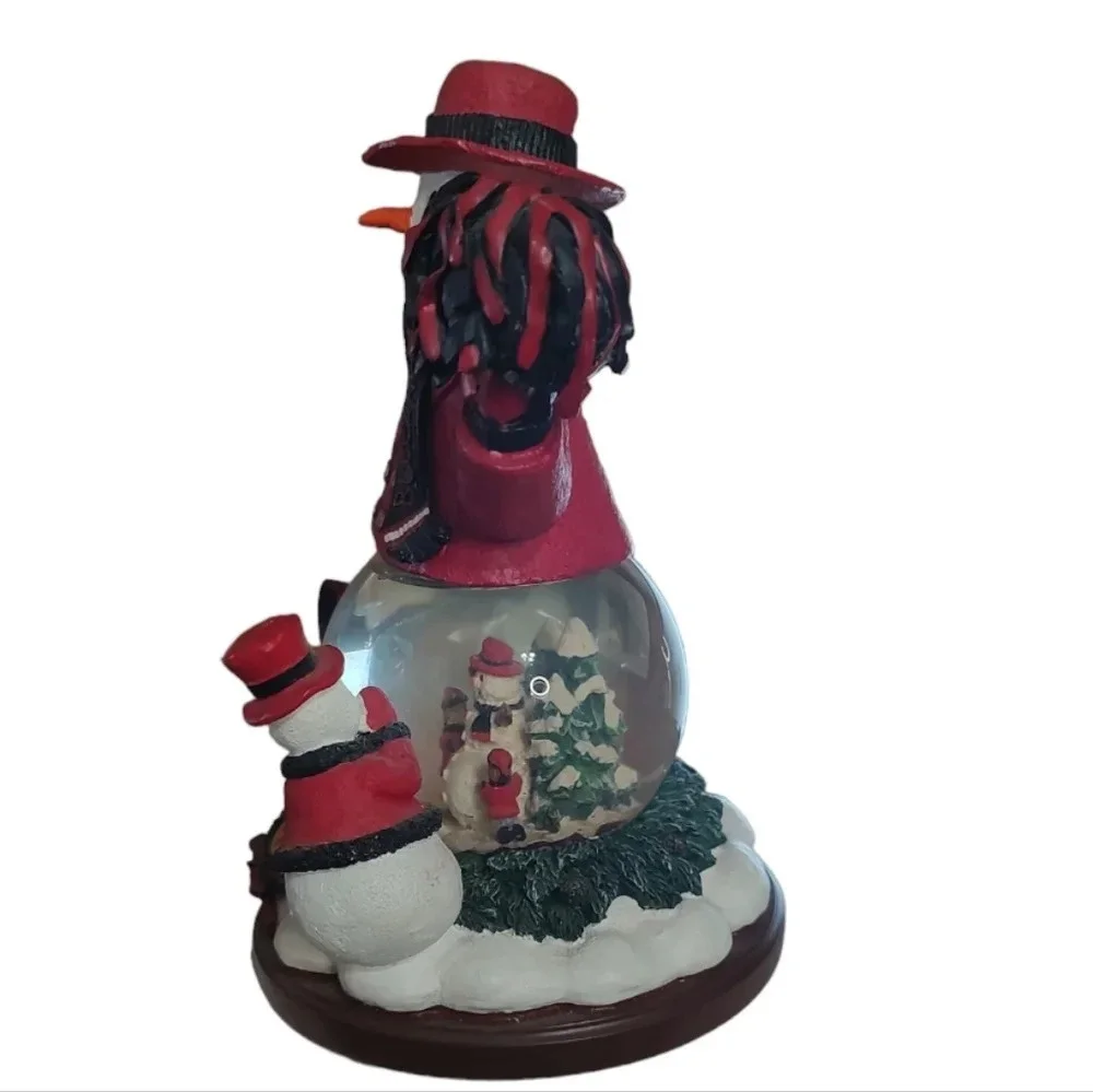 Tampa Bay Buccaneers Christmas Snowman Cheer  Snow/Water Globe.